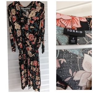 Torrid 4 with pockets!